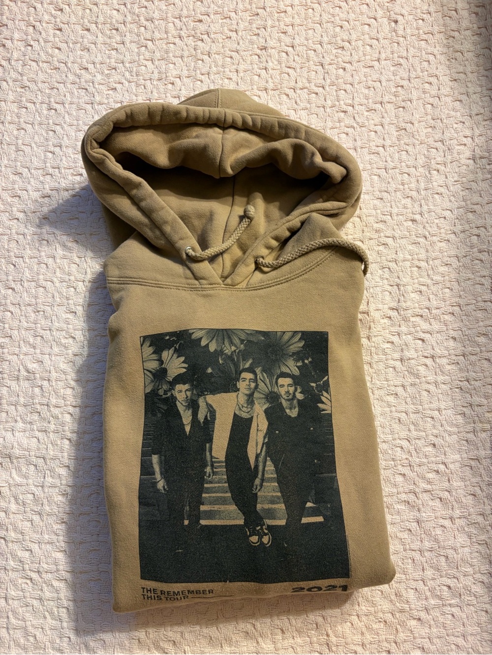 Women's Crewneck Graphic Sweatshirt in Olive Green
